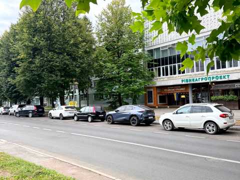 коммерческая по адресу Ровно, Кавказская ул., 9