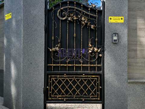 комерційна за адресою Зв'язківців вул., 2А