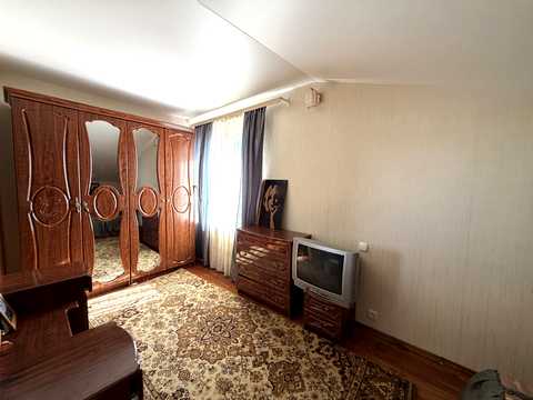 будинок за адресою смт. Гостомель, Ірпінська вул., 11