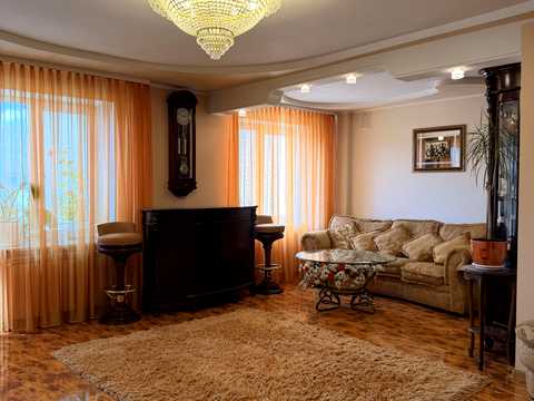 квартира за адресою Шота Руставелі вул., 10