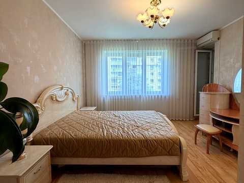 квартира за адресою Шота Руставелі вул., 10