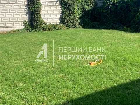 дом по адресу центральна