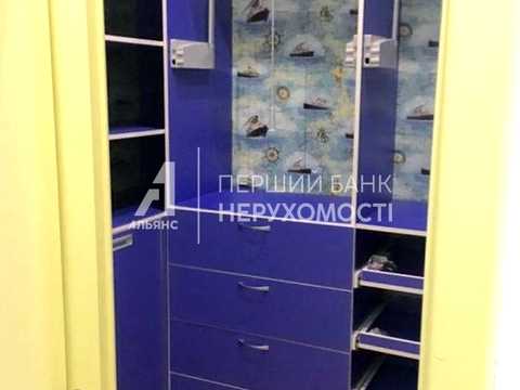 дом по адресу центральна