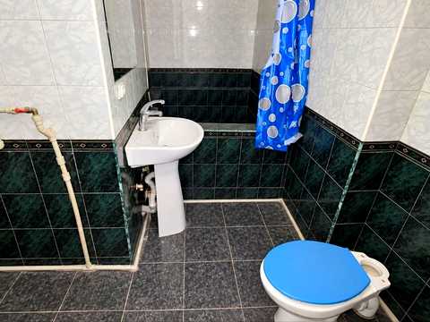 комерційна за адресою Володимира Антоновича вул. (Свердлова), 62