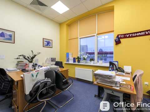 комерційна за адресою Рильський пров., 6