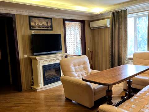 квартира по адресу Леси Украинки бульв., 5