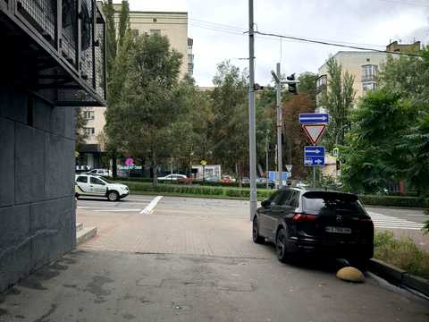 квартира по адресу Леси Украинки бульв., 5