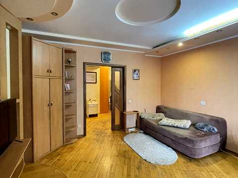 квартира за адресою Академіка Булаховського вул., 5-Б