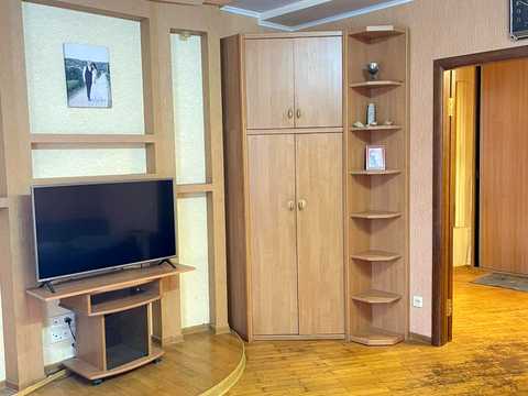 квартира за адресою Академіка Булаховського вул., 5-Б