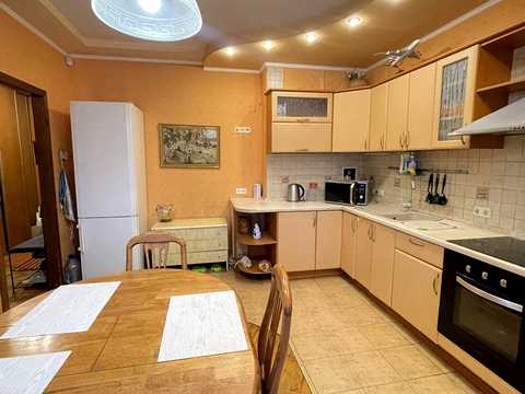 квартира за адресою Академіка Булаховського вул., 5-Б