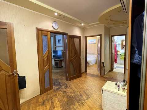 квартира за адресою Академіка Булаховського вул., 5-Б