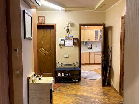 квартира за адресою Академіка Булаховського вул., 5-Б
