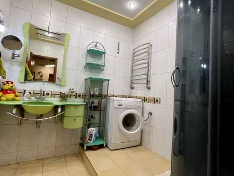 квартира за адресою Академіка Булаховського вул., 5-Б