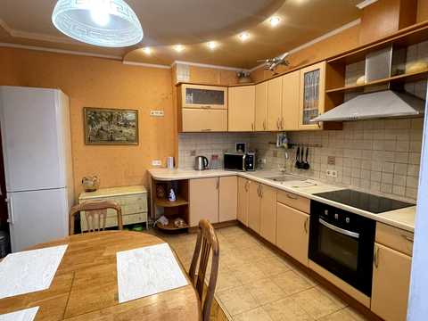 квартира за адресою Академіка Булаховського вул., 5-Б