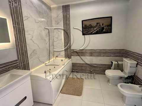 квартира по адресу Кловский спуск, 7