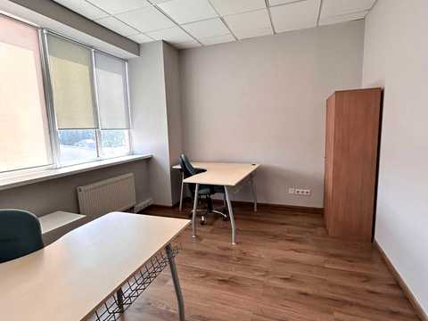 комерційна за адресою Польова вул., 24д