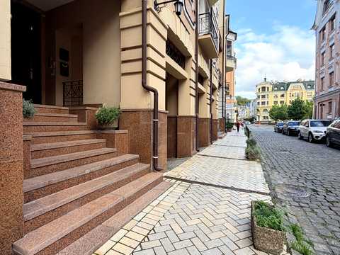 квартира за адресою Воздвиженська вул., 9-19
