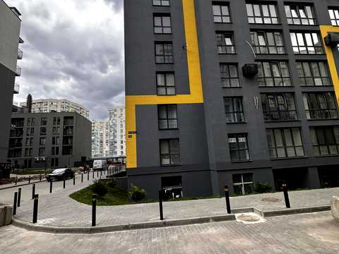 комерційна за адресою Залізнична вул., 9-Г