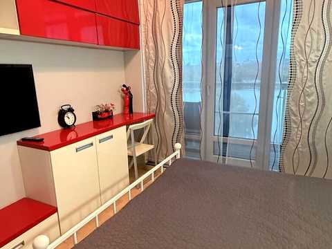 квартира за адресою Раїси Окіпної вул., 18