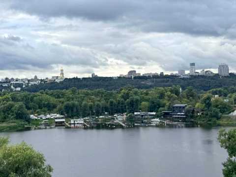 квартира за адресою Раїси Окіпної вул., 18