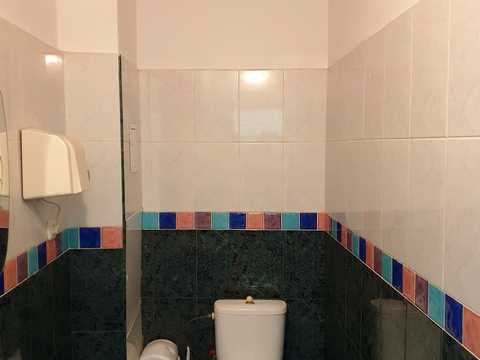 комерційна за адресою Жилянська вул., 31