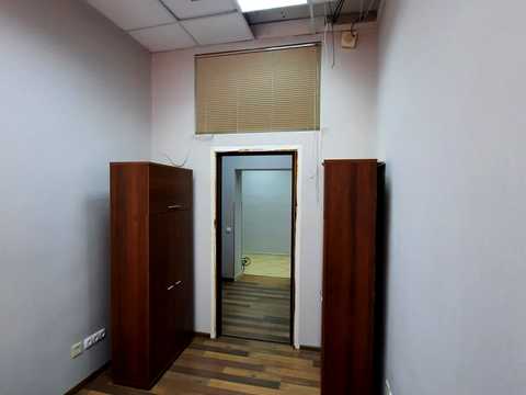 комерційна за адресою Жилянська вул., 31