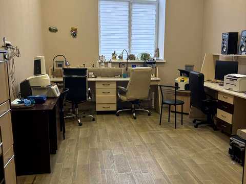 комерційна за адресою Лісова вул., 50