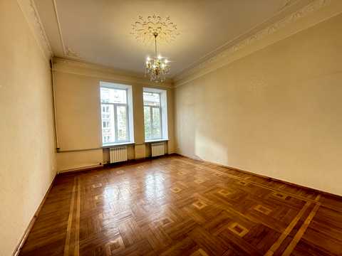 комерційна за адресою Мала Житомирська вул., 7