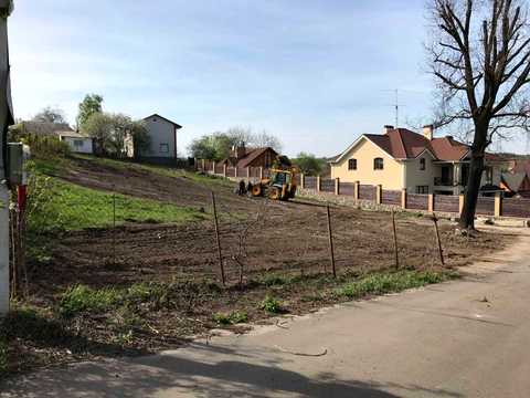 ділянка за адресою с. Іванковичі, Окружна