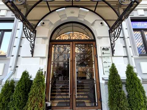 коммерческая по адресу Богдана Хмельницкого ул., 9а