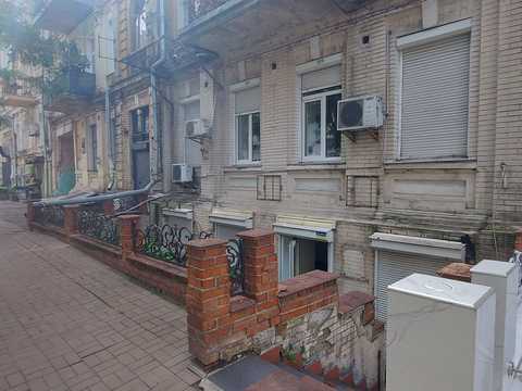 комерційна за адресою Олександра Кониського вул., 79