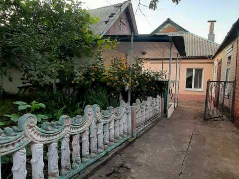 будинок за адресою Горіхова, 35