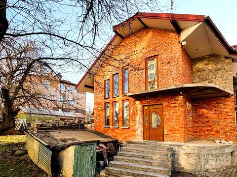 будинок за адресою Степана Бандери вул.