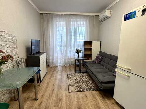 квартира за адресою Зарічна вул., 1-В
