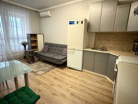 квартира за адресою Зарічна вул., 1-В