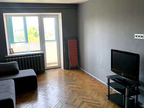 квартира по адресу Строителей ул., 12