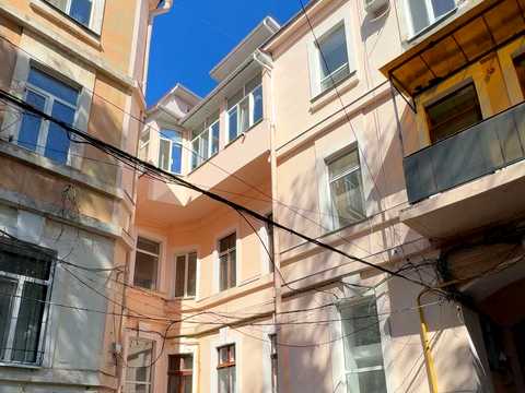 квартира за адресою 10 Квітня вул., 6