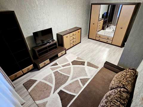 квартира за адресою Софії Русової вул., 7