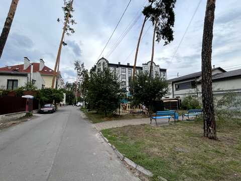 комерційна за адресою Літературна вул. (Чехова), 4-Т