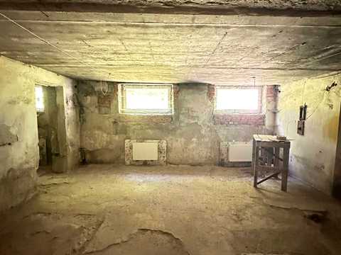 комерційна за адресою смт. Сатанів, Монастирська, 7