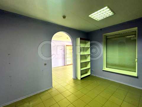 комерційна за адресою Українська вул., 2