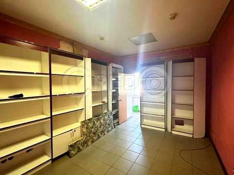 комерційна за адресою Українська вул., 2