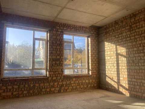 комерційна за адресою Соборна вул., 9