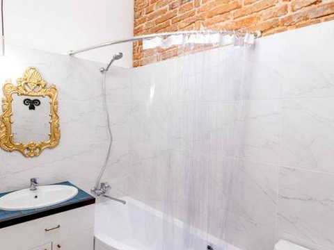 квартира за адресою Митна пл. (), 3