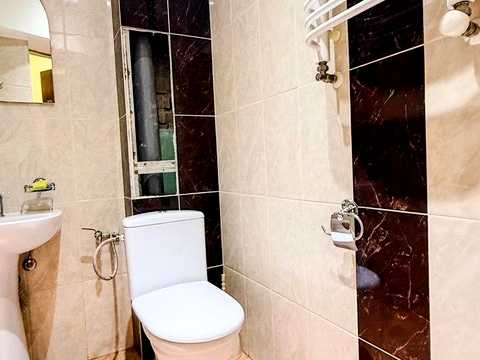 комерційна за адресою Бельведерська вул., 11