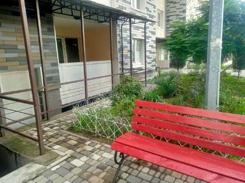 комерційна за адресою Ревуцького вул., 54