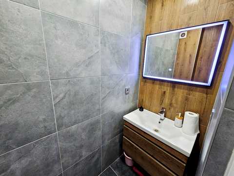 коммерческая по адресу Независимости пл., 21г