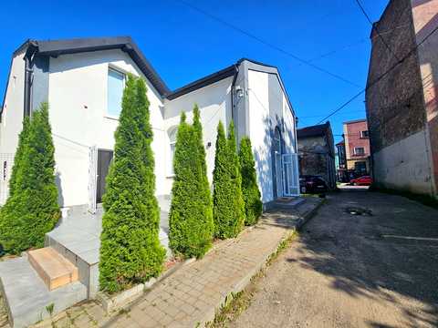 коммерческая по адресу Независимости пл., 21г