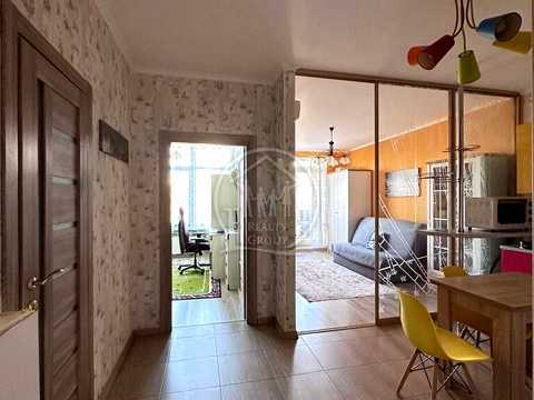 квартира за адресою Літературна вул., 8