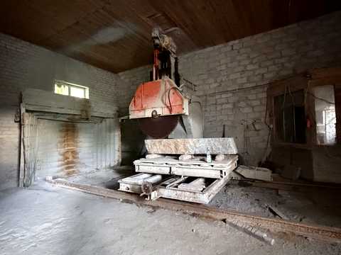 комерційна за адресою Центральна, 17